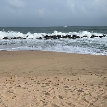 Canoe Beach Resort Тангалла Экстерьер фото