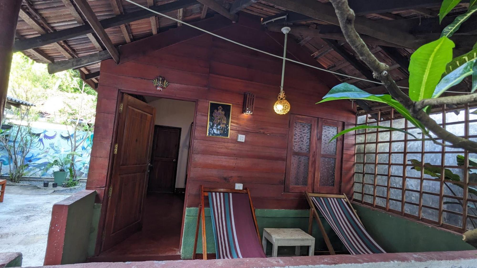 Canoe Beach Resort Тангалла Экстерьер фото