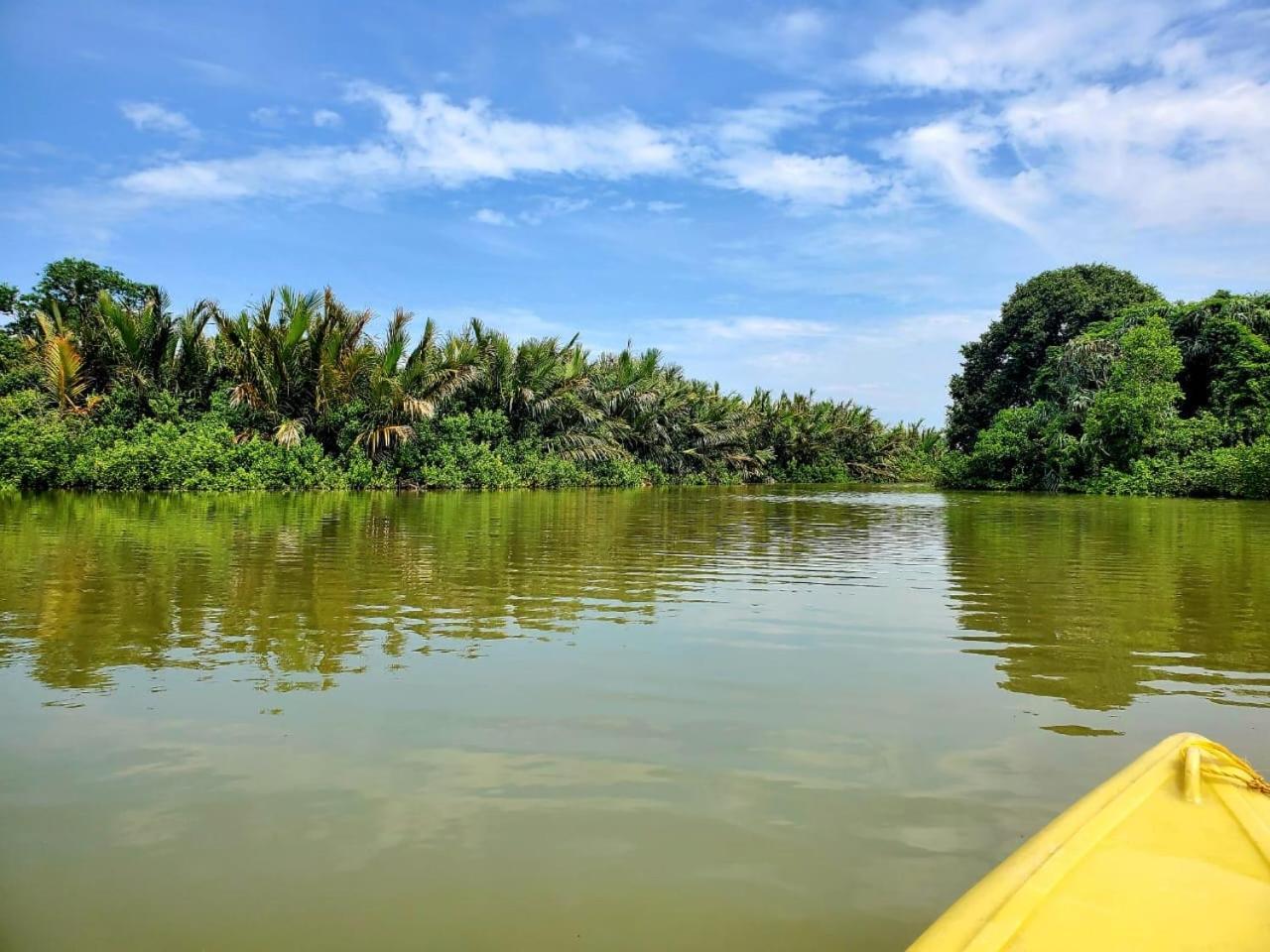 Canoe Beach Resort Тангалла Экстерьер фото